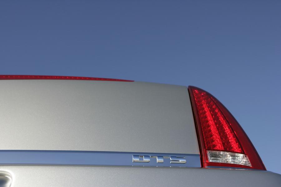  Cadillac DTS 2006 года  (фото 28 из 41)